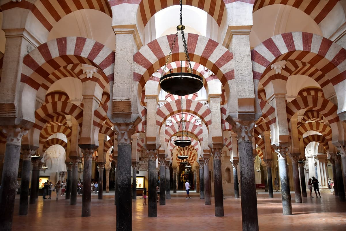 Long-term rental in Córdoba in July: how to attract students and professionals before September
