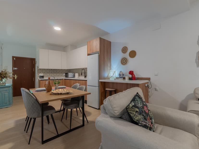Apartamento turístico de 2 dormitorios en Alfonso XII (La Magdalena) — 5