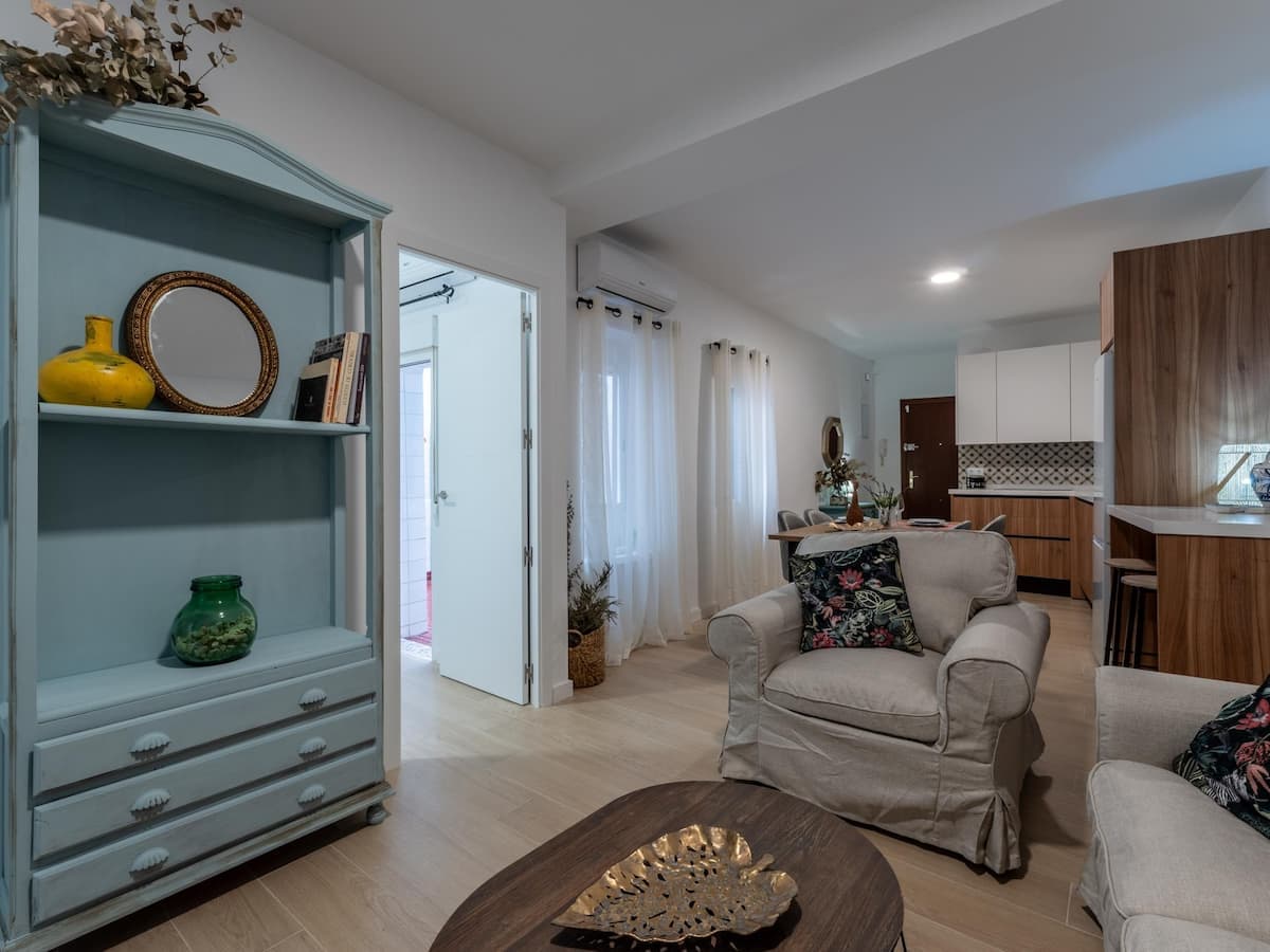 Apartamento turístico de 2 dormitorios en Alfonso XII (La Magdalena)